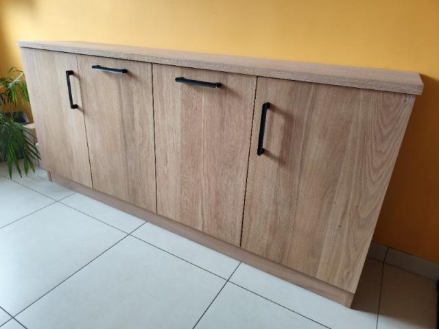 fabrication sur mesure d'un buffet en chêne ASSUREMENT BOIS