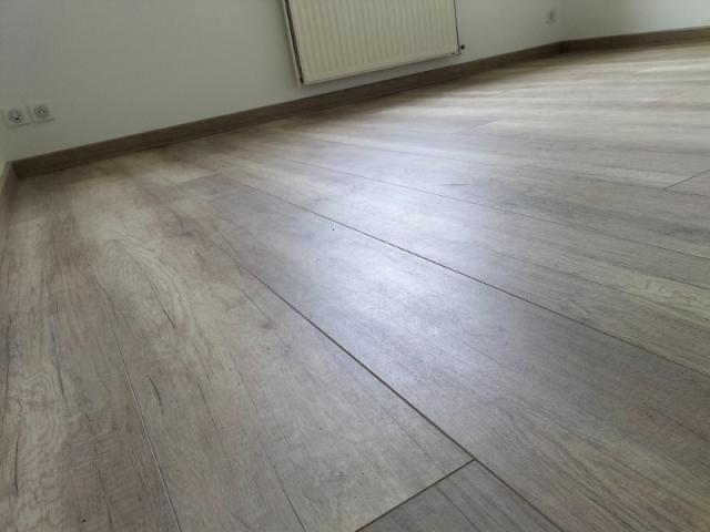 Pose de parquet et plusieurs placards