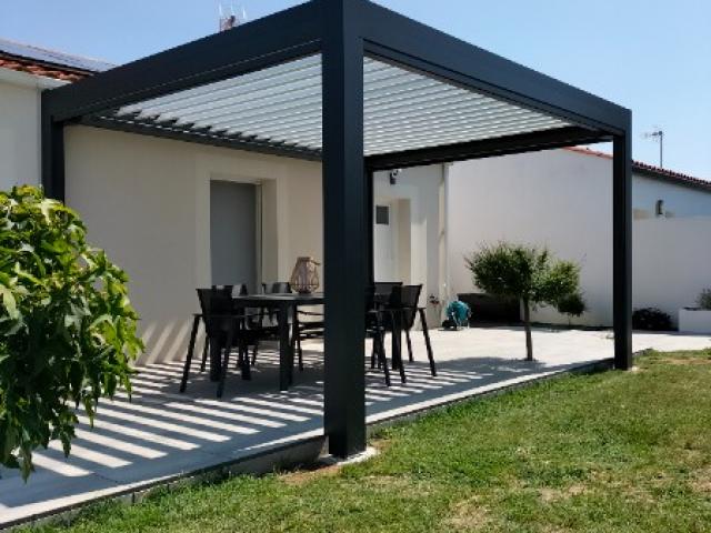 Installation d'une pergolas en aluminium sur la commune de CHALLANS